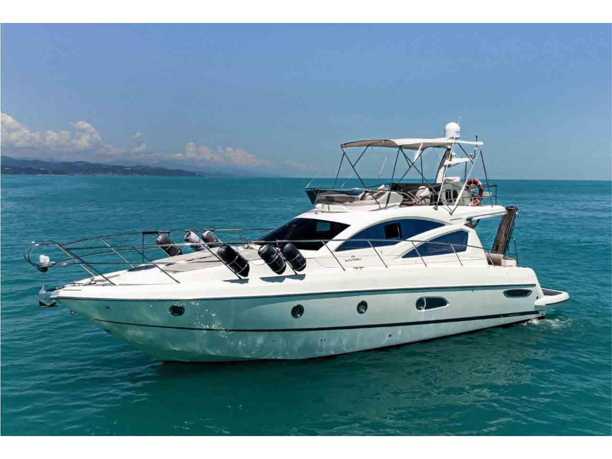 Яхта Робсона в Сочи