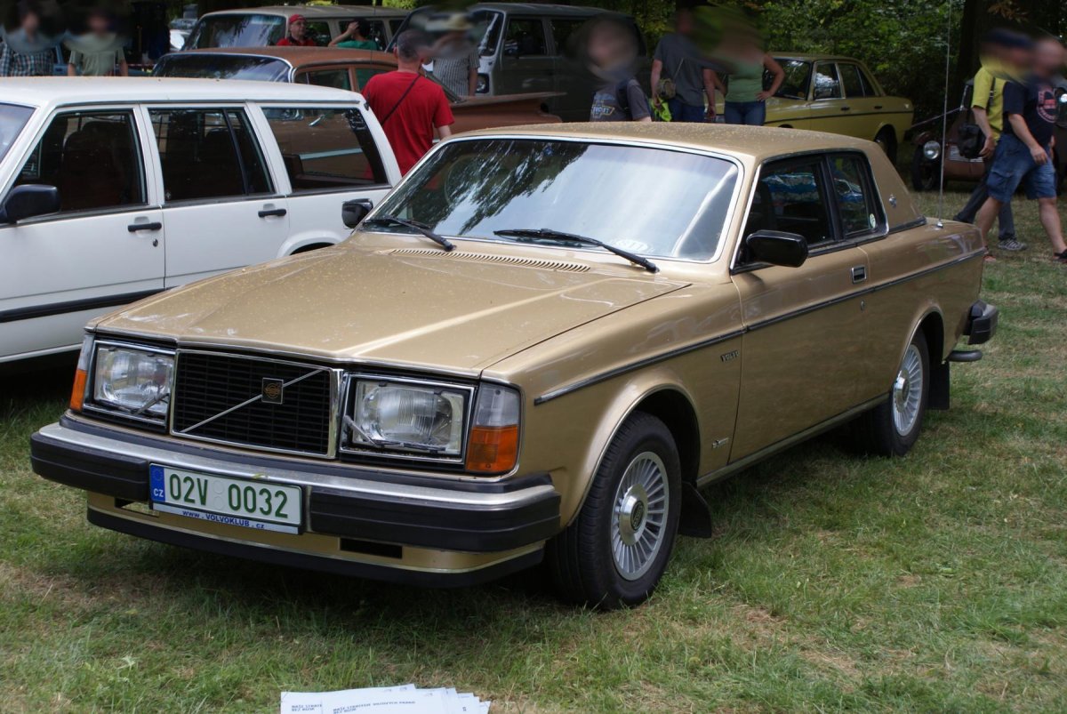 1975 Volvo 260