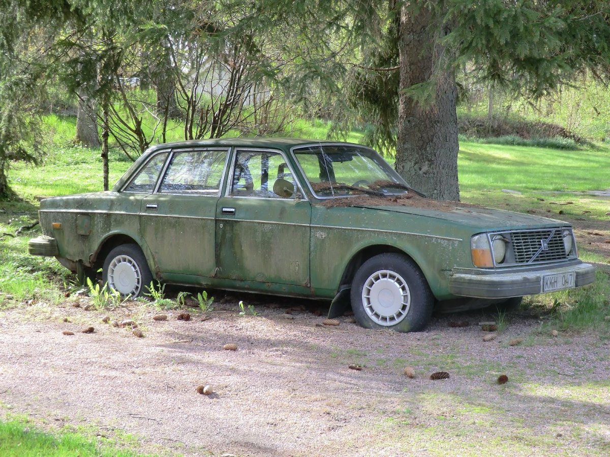 Вольво 240 зеленая