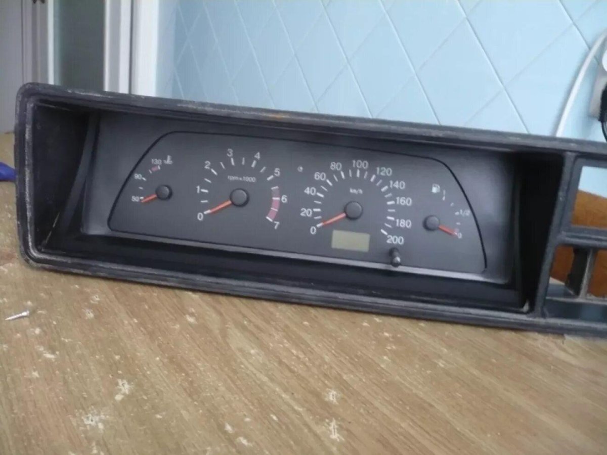 Панель приборов ВАЗ 2107 карбюратор