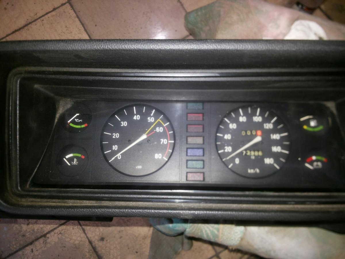 Приборная панель ВАЗ 2107