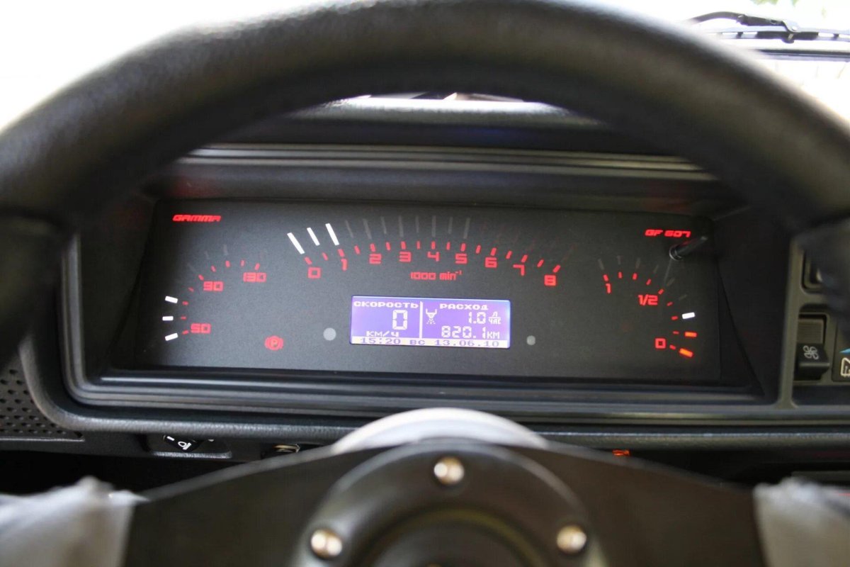 Lada 2107 приборная панель