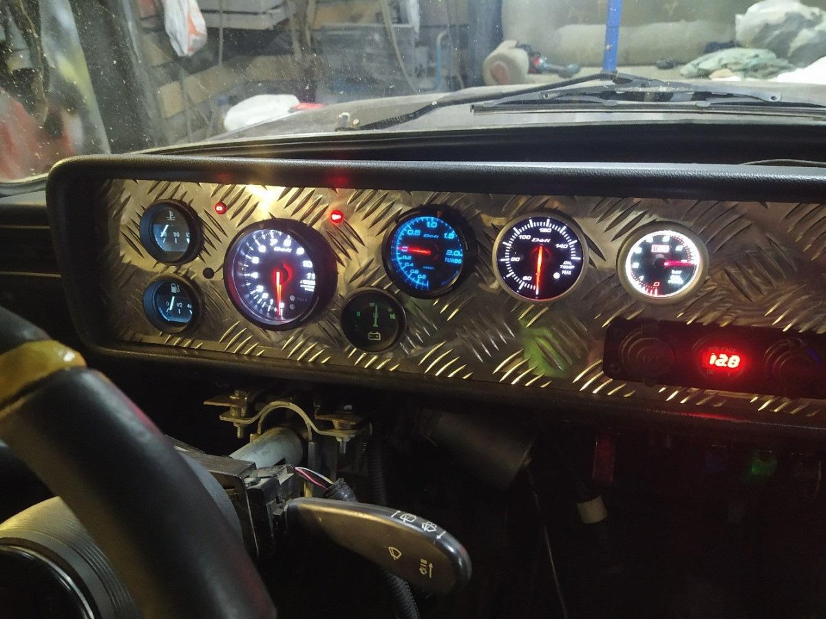 Приборы ВАЗ 2106 В панель 2107