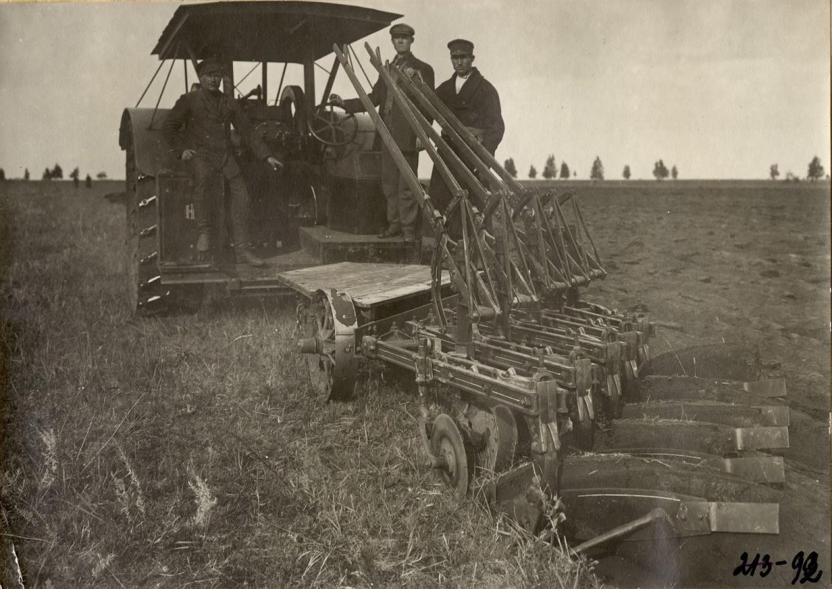 Трактор ХТЗ 1930