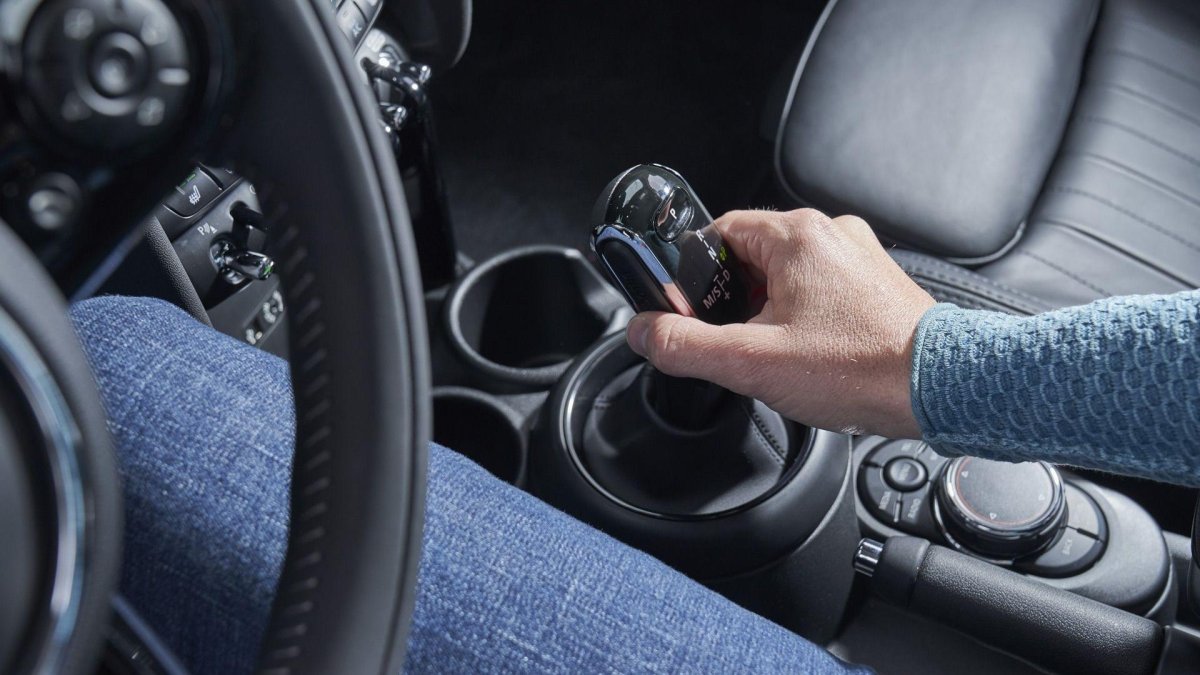 Робот за рулем автомобиля