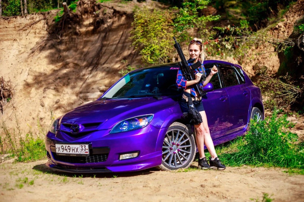 Мазда 3 хэтчбек фиолетовая