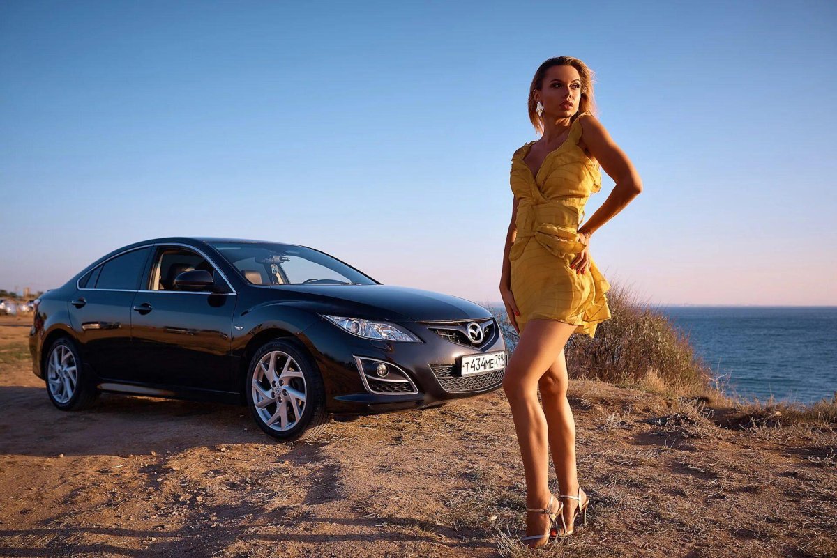 Мазда 6 и девушка