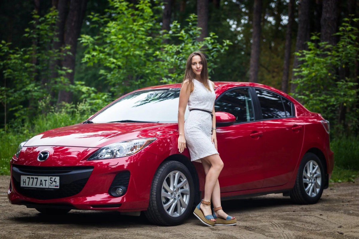 Мазда 6 и девушка