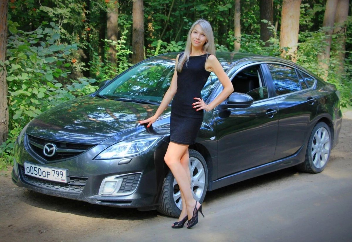 Мазда 6 и девушка