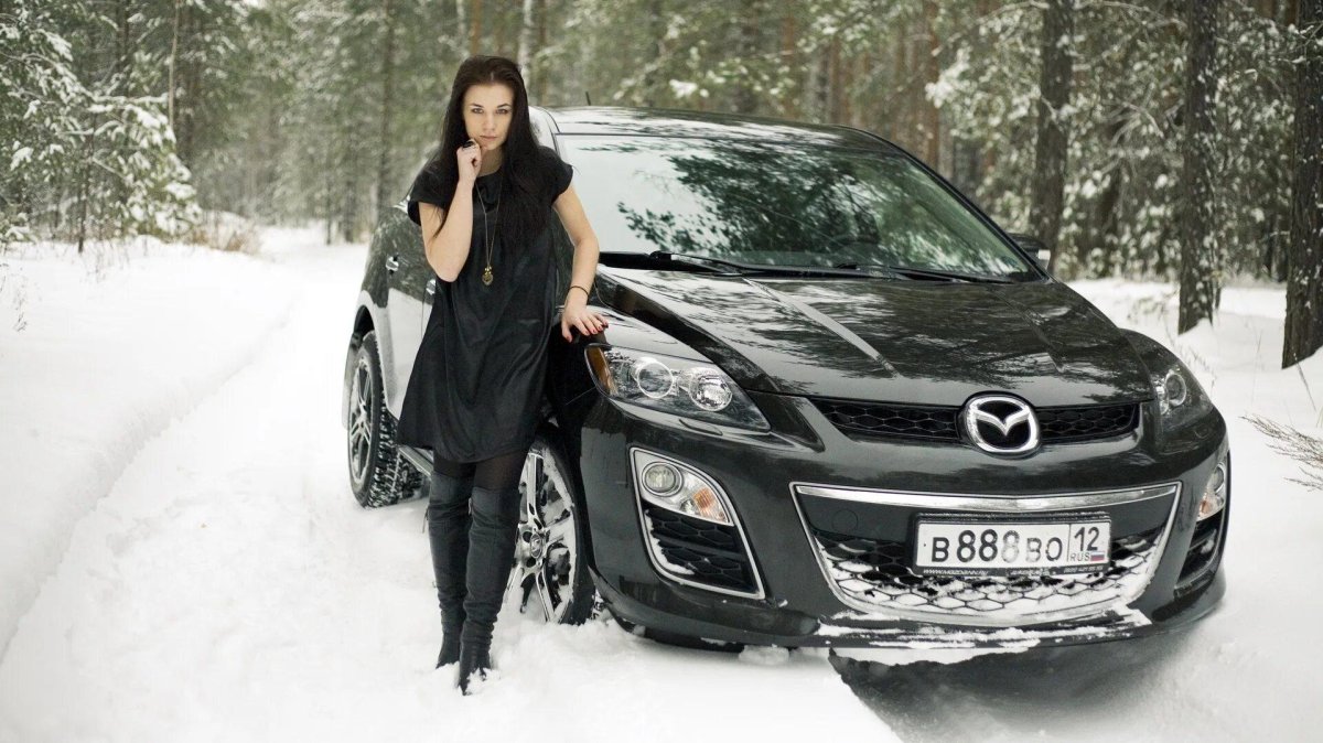 Девушки и Мазда СХ 5