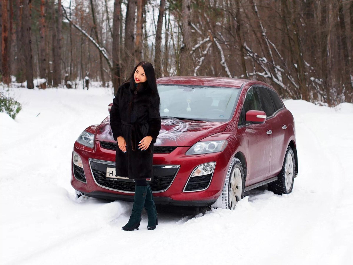 Девушки и Мазда СХ 5