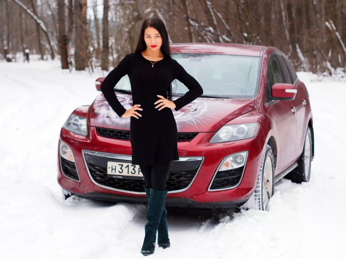 Девушки и Мазда СХ 5