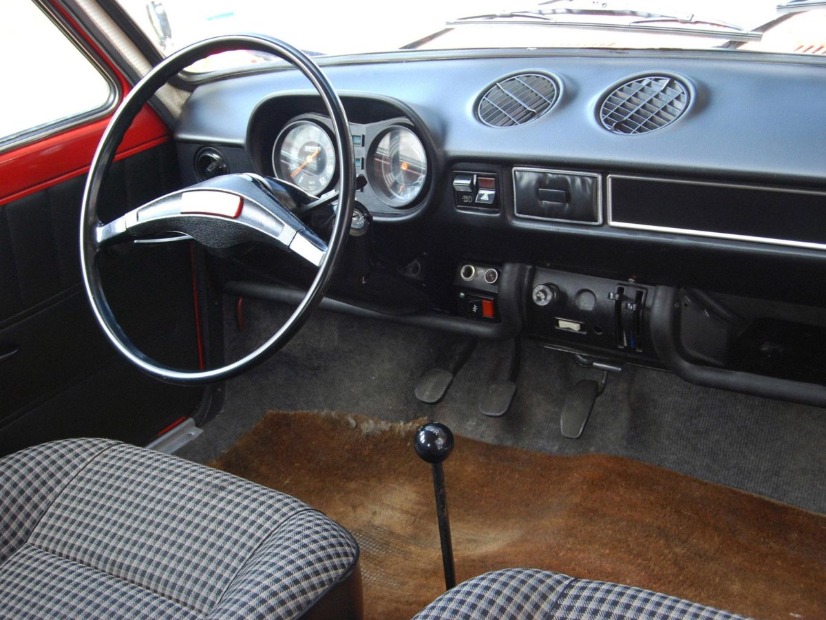 Zastava 1100 салон