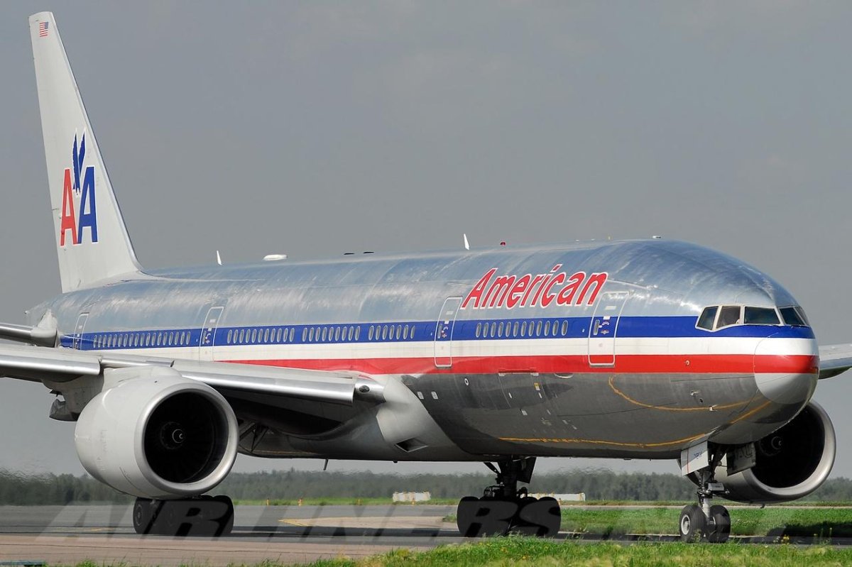 Boeing 777-200 American Airlines Старая ливрея