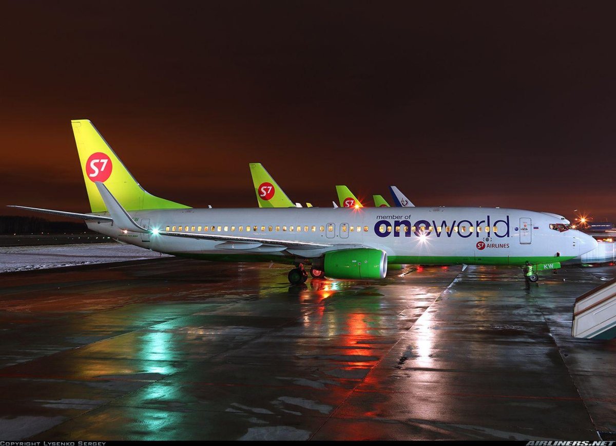 Самолет Боинг 737 с7