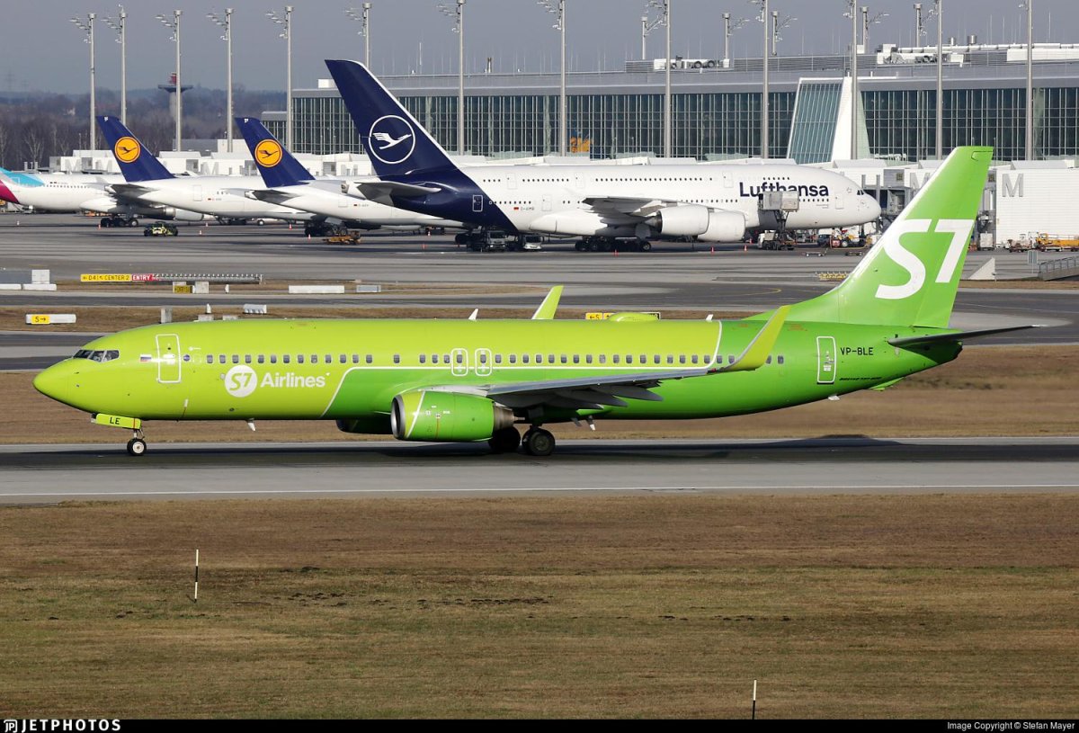 Boeing 737-8q8