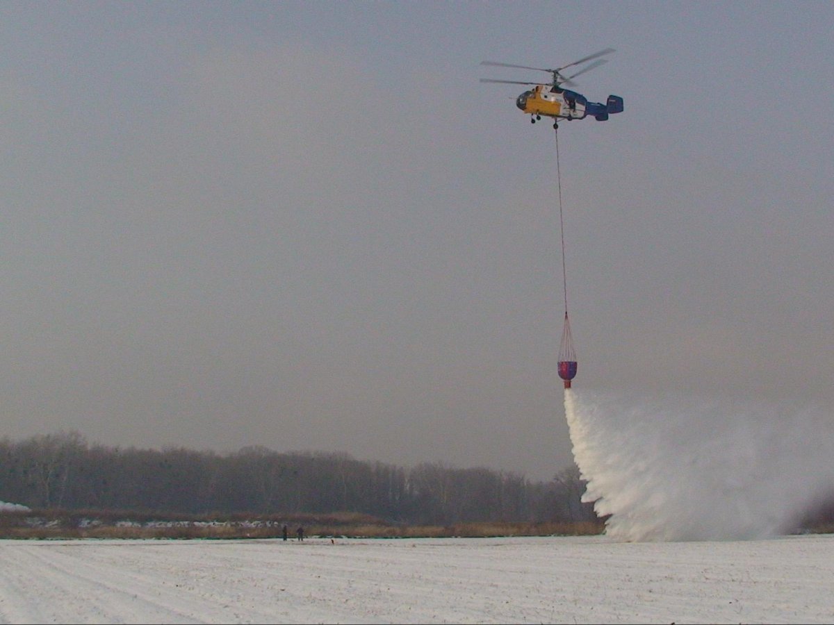 Ковш для тушения пожара на вертолете