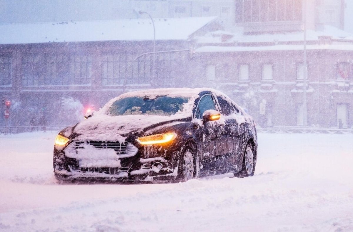 Машина для езды по снегу