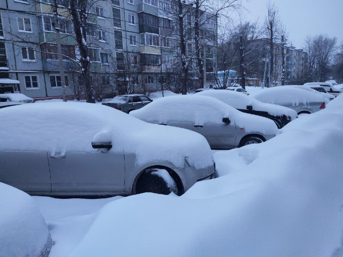 Машина под снегом