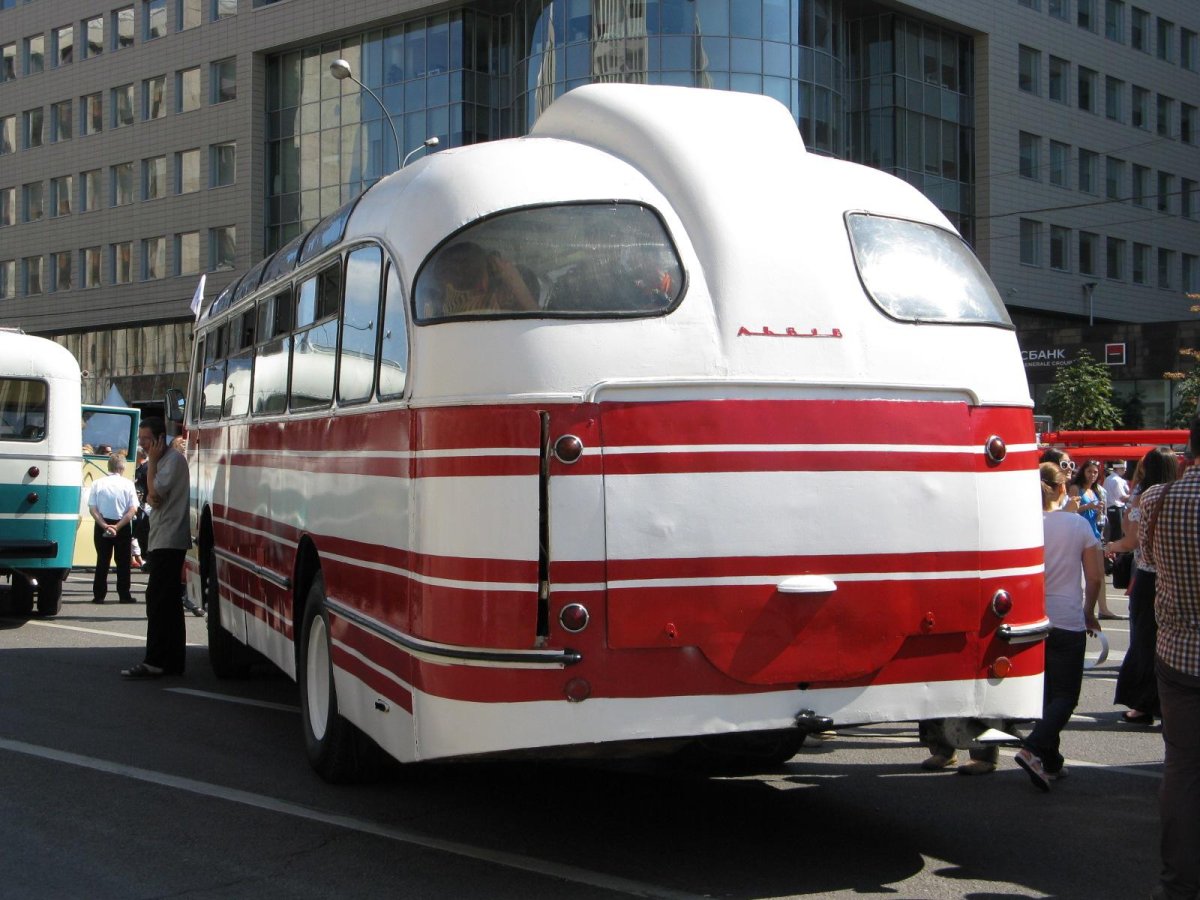 ЛАЗ 695 горбатый