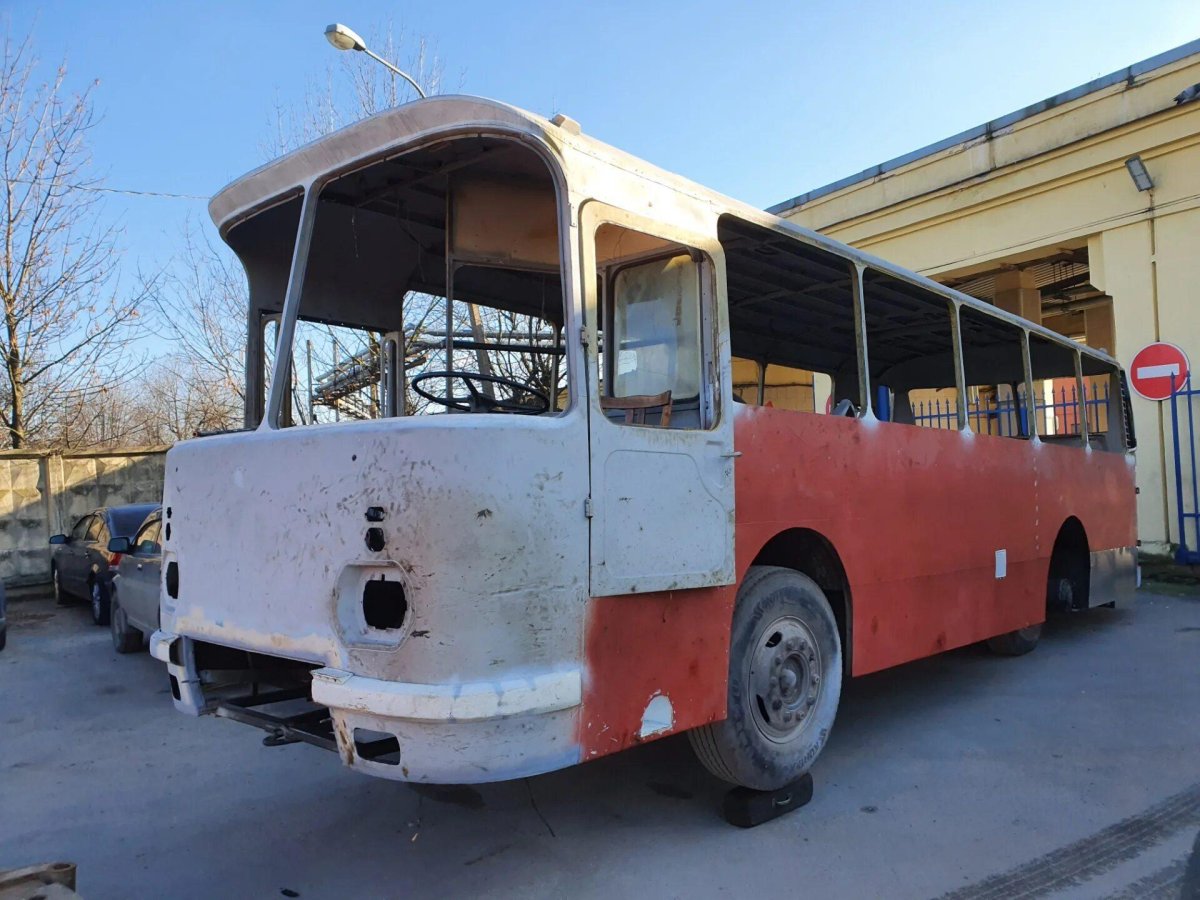 ЛАЗ 695 горбатый