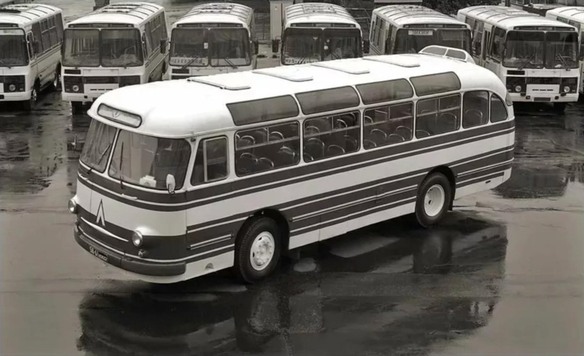 ЛАЗ 695 горбатый