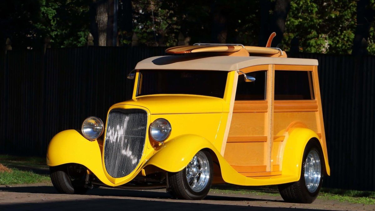 1933 Ford Custom Woody Wagon