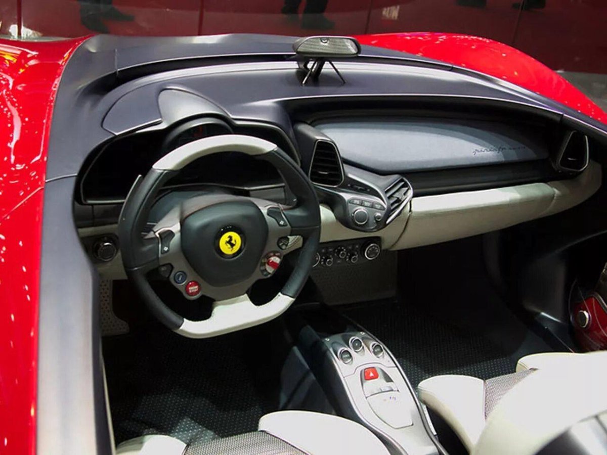 Феррари Сергио Пининфарина салон