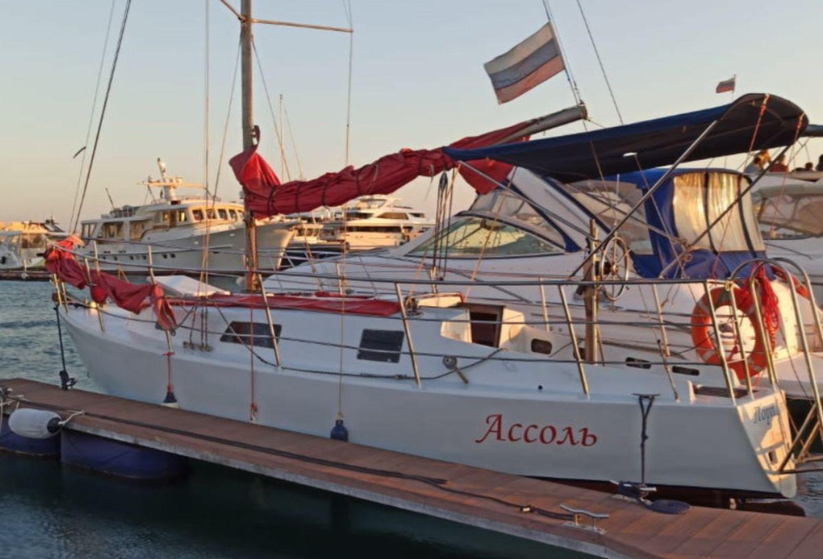 Парусно-моторная яхта «Ассоль»