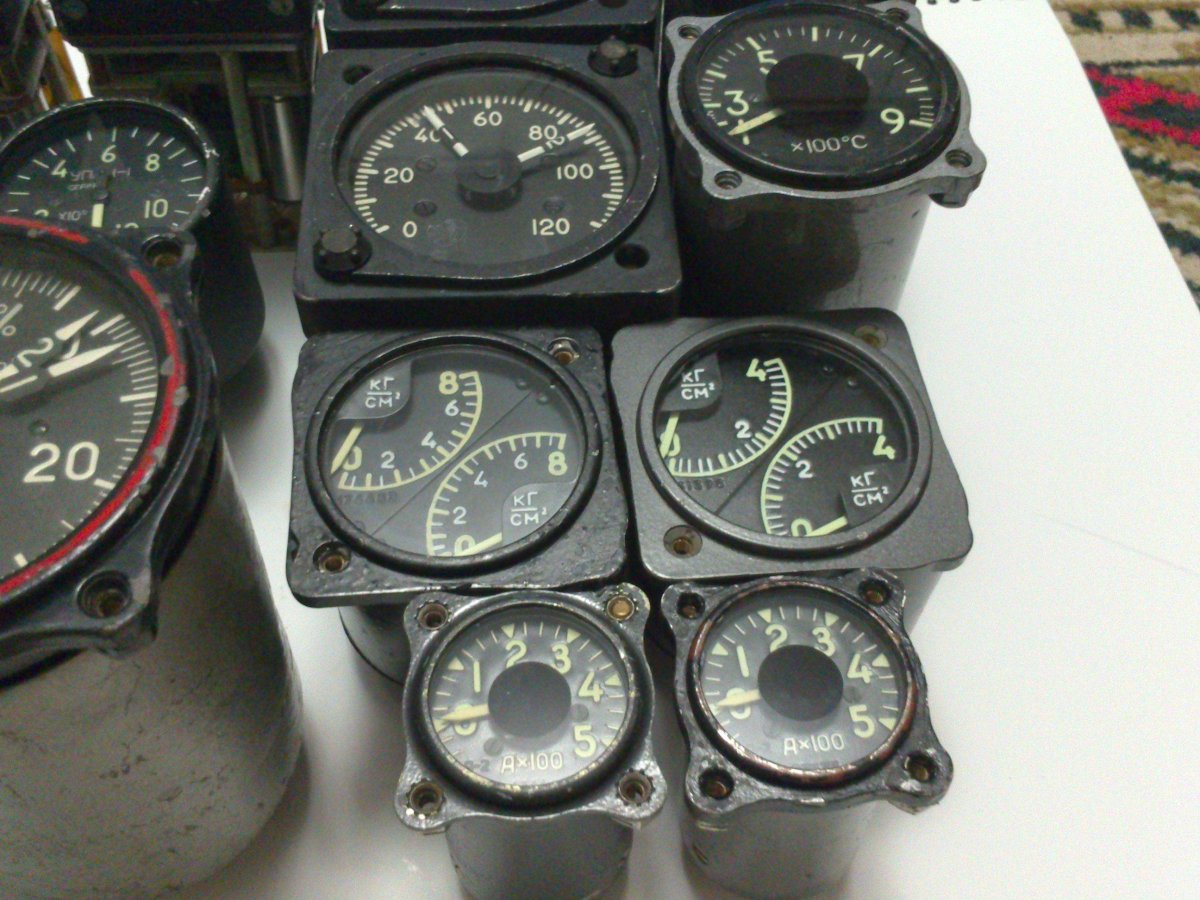 Высотомер авиационный ВД-20