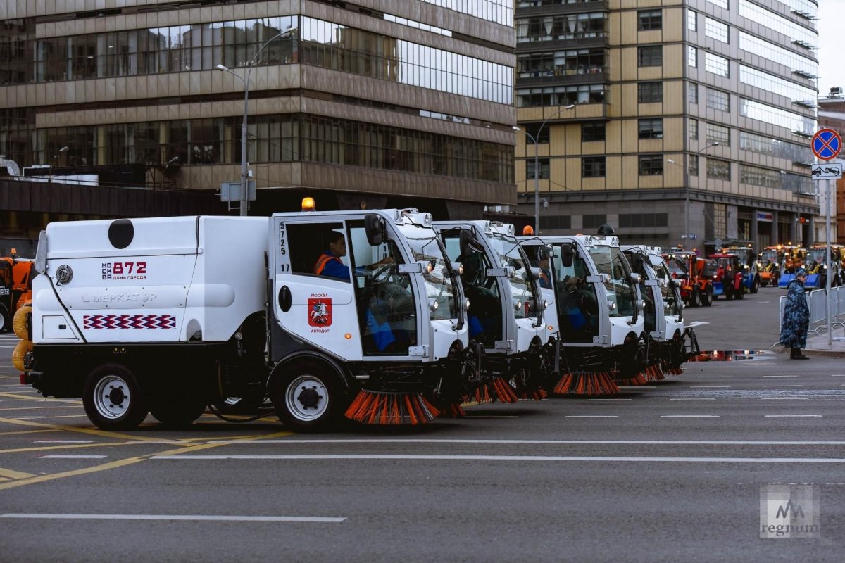 Парад городской техники в Москве