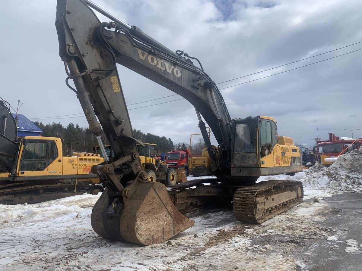 Экскаватор Вольво 380