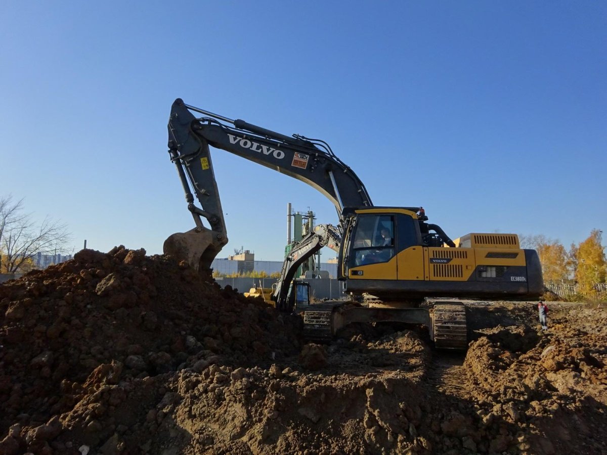 Экскаватор Вольво 380