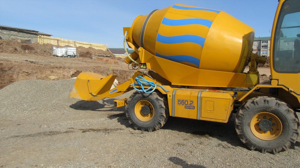 Бетоносмеситель с самозагрузкой