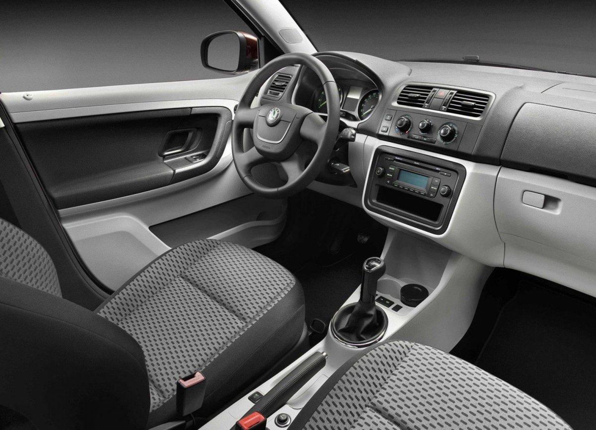 Skoda Fabia 2010 Interior