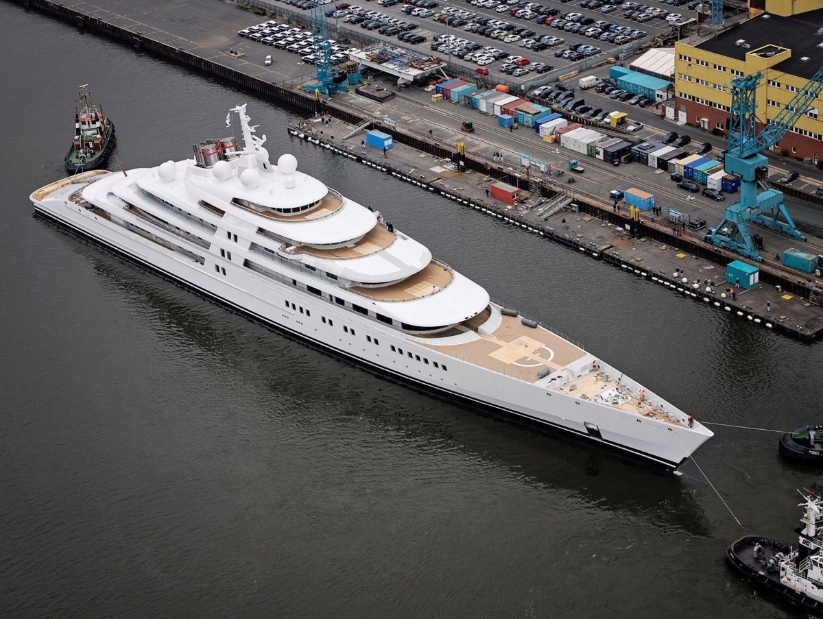 Самая большая яхта в мире Azzam