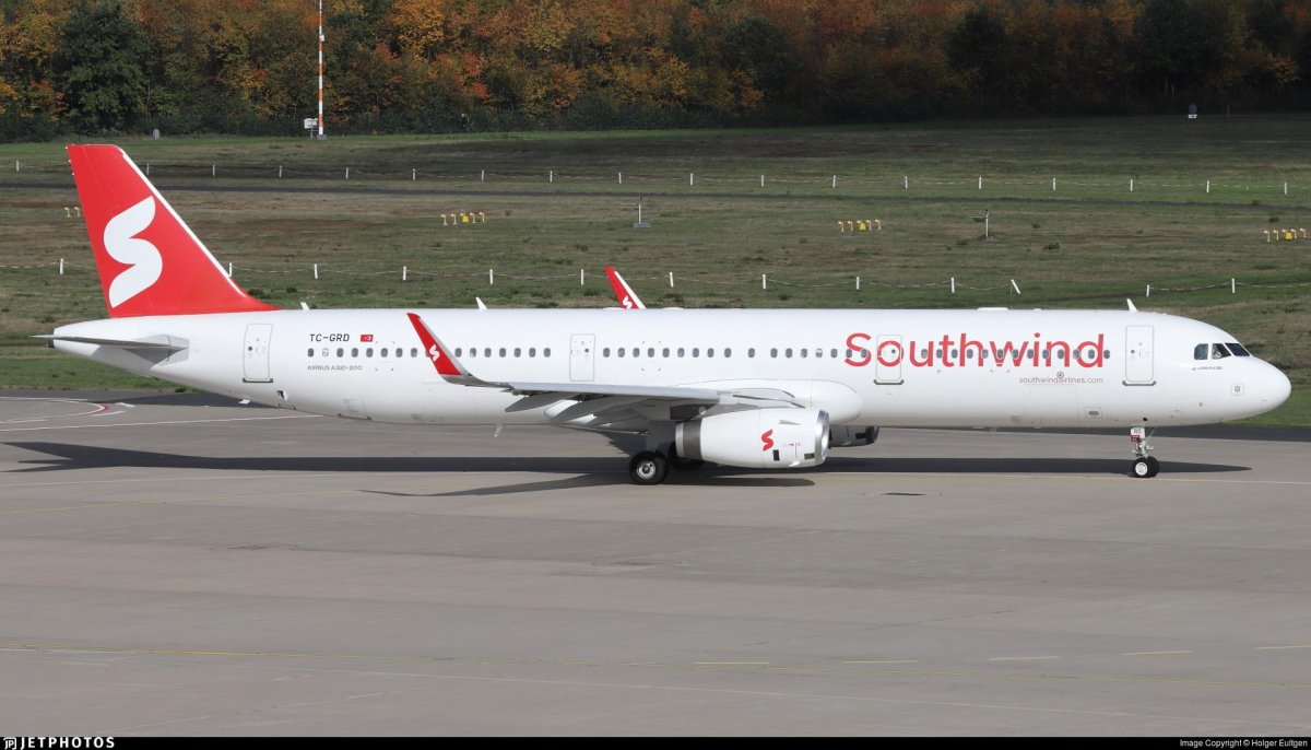 Boeing 777-300 Southwind Airlines