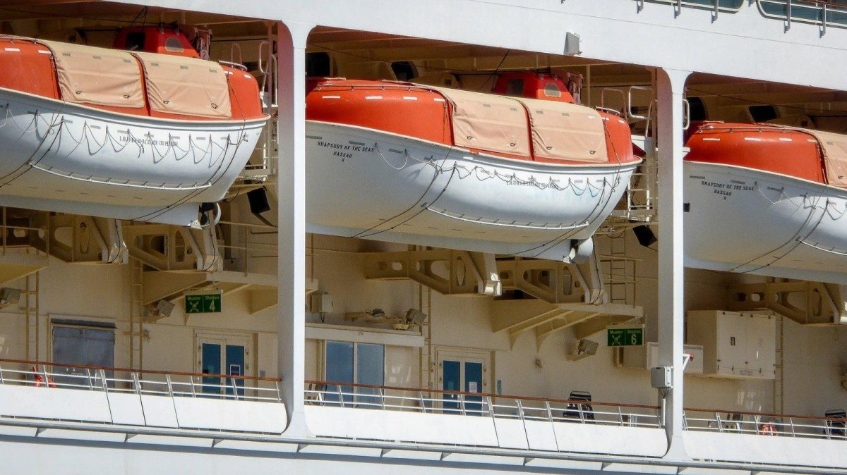 Судовая спасательная шлюпка LBP 750/960 - 65/150 P