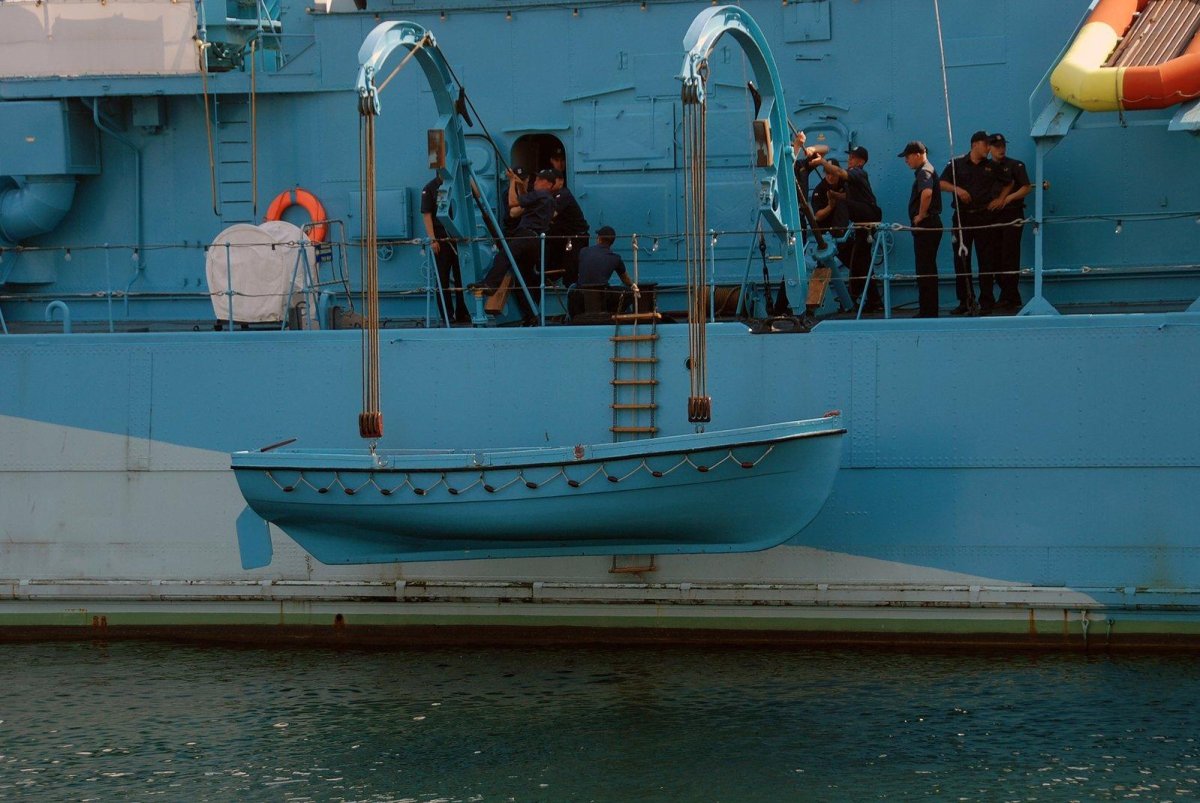 Спасательные лодки на корабле