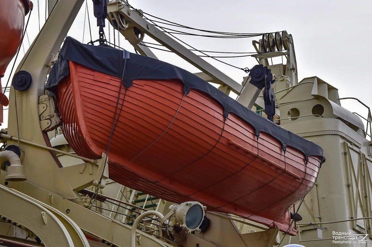 Танкерная спасательная шлюпка проекта 02370т