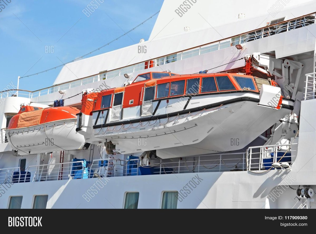 Спасательные шлюпки на круизных лайнерах