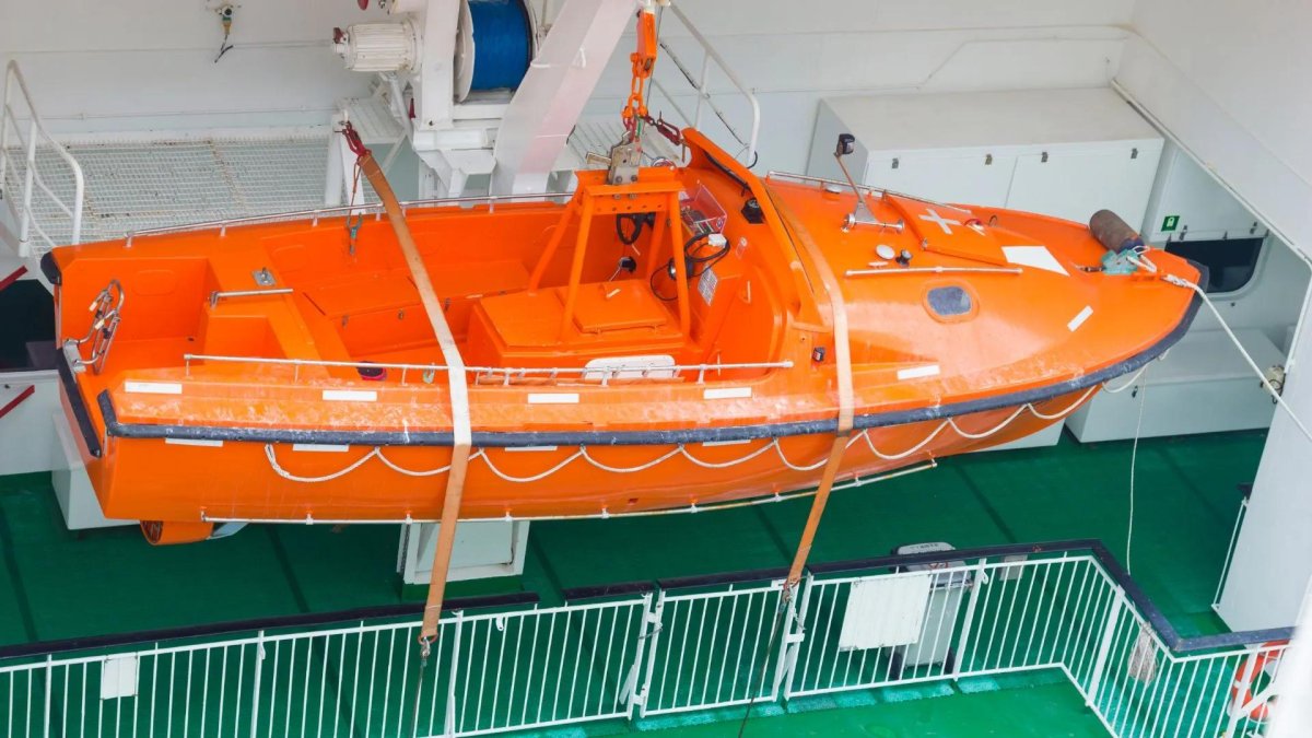 Танкерная спасательная шлюпка АТ-30