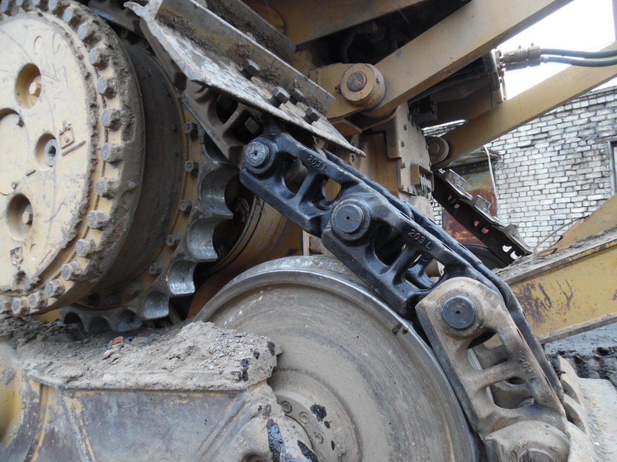 Бугель направляющего колеса для Caterpillar d6r III