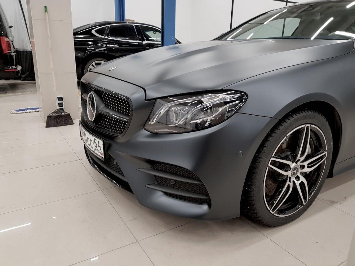 Мерседес GLC серый матовый