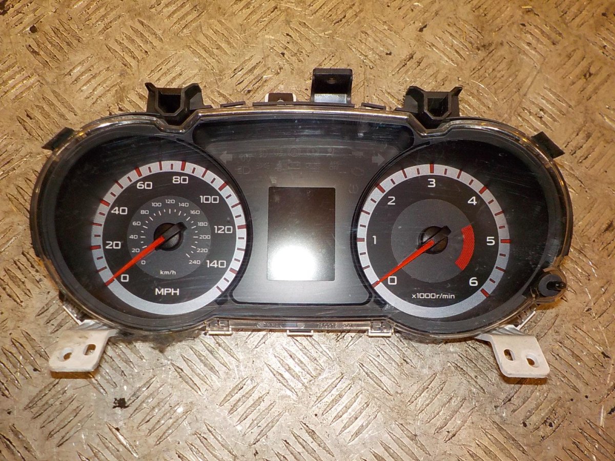 Приборная панель Outlander XL