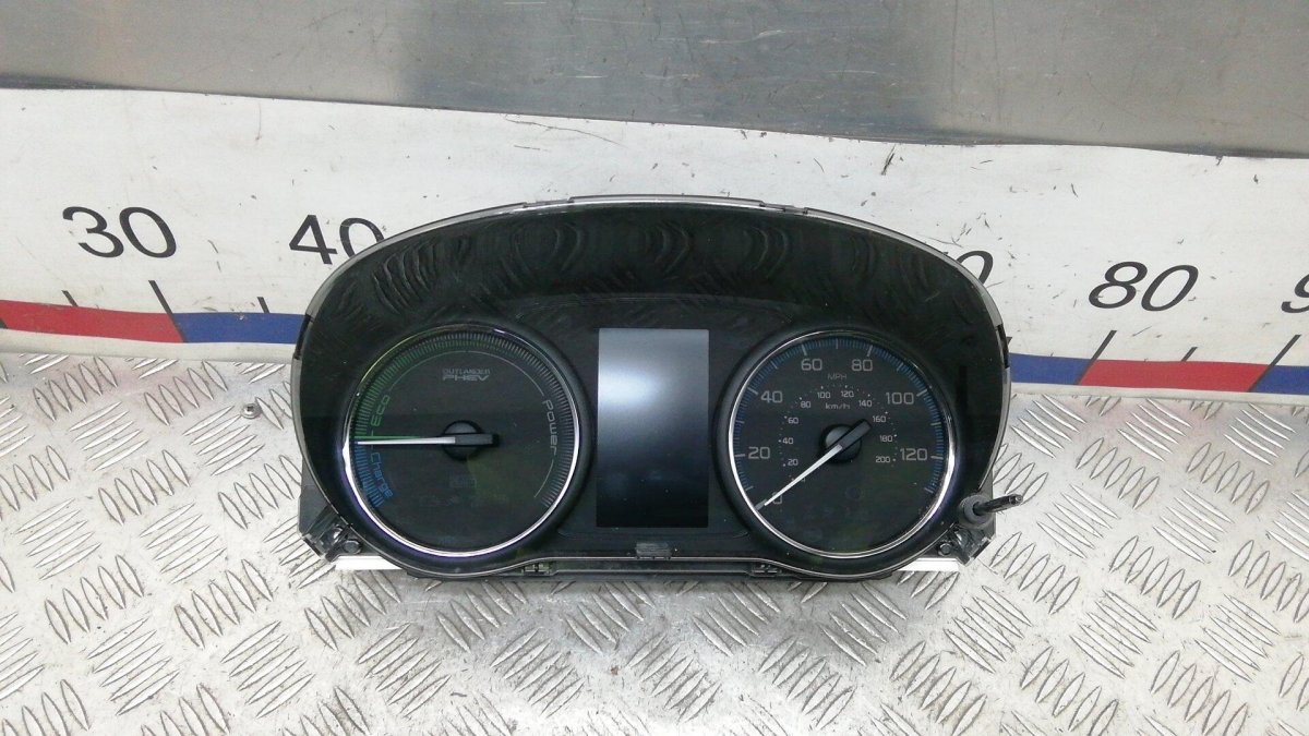 Приборная панель Outlander 3