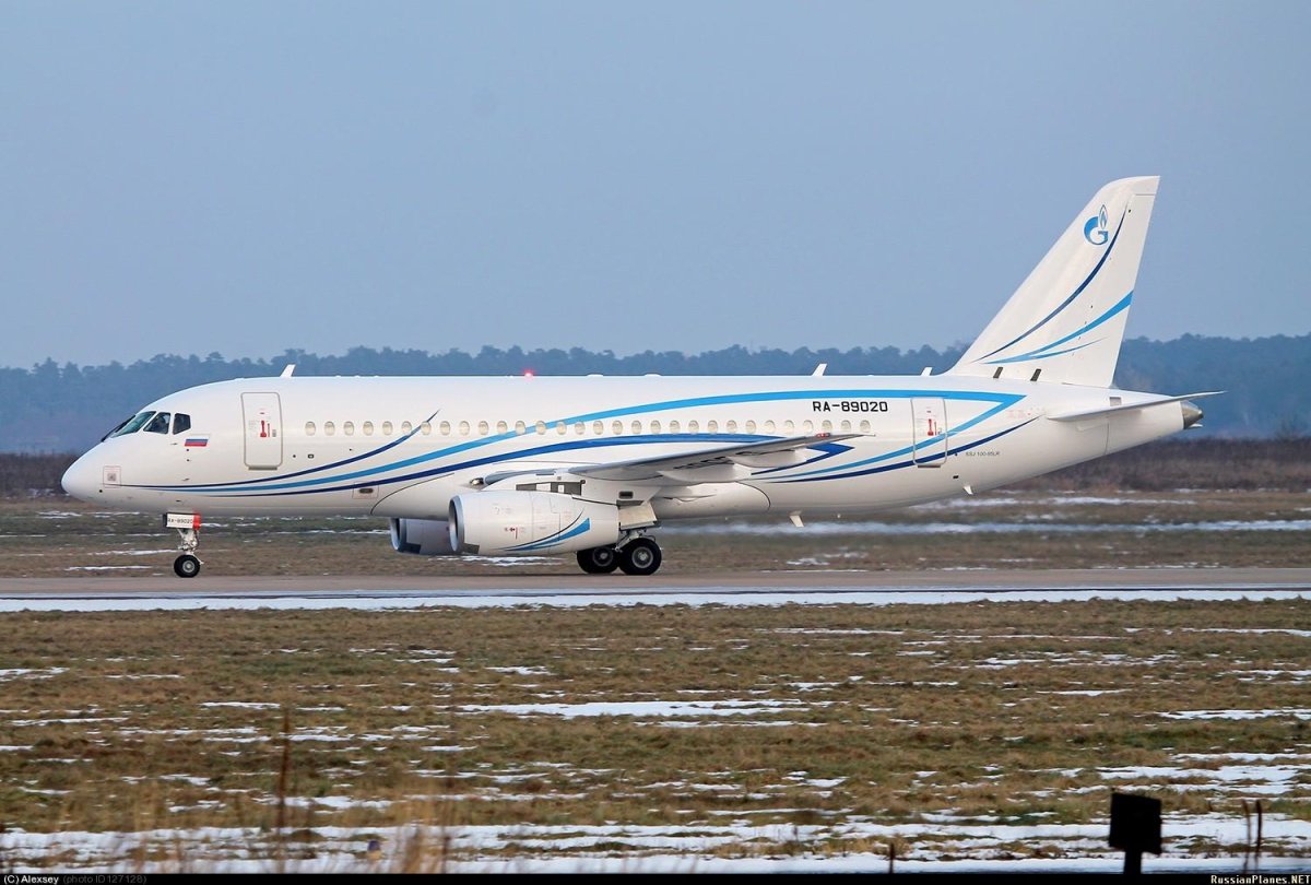 Самолёт Суперджет 100 Газпромавиа