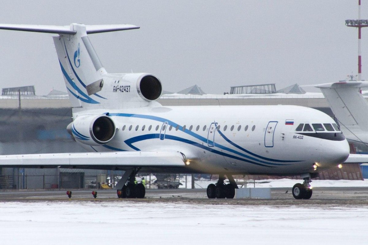 Самолет Газпромавиа