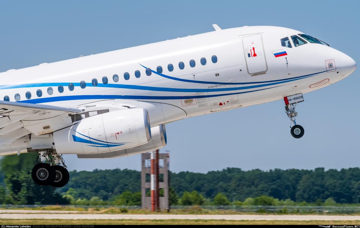 Сухой Суперджет 100 Газпромавиа