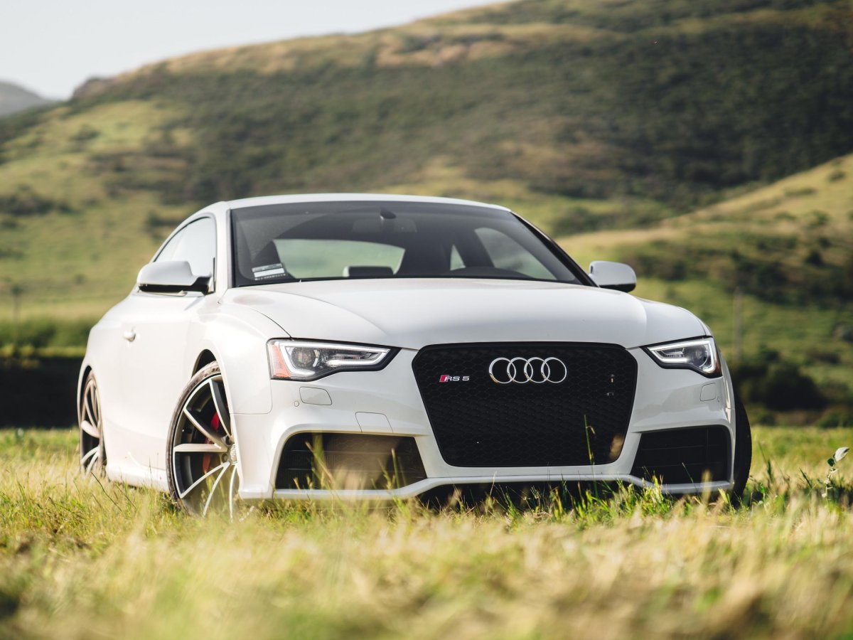 Audi rs5 белая